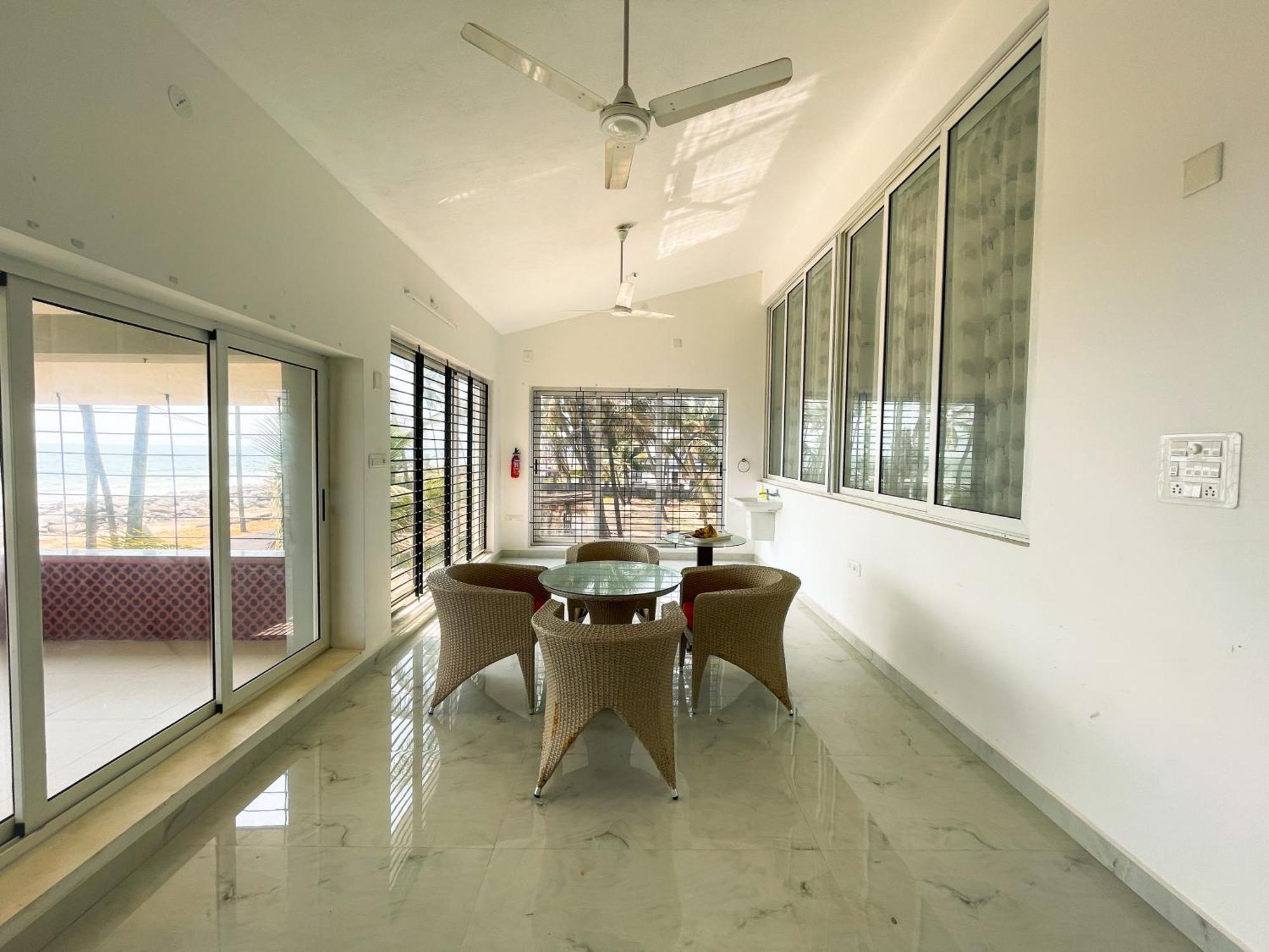 Gintara Beach Homestay By Evaddo Kalyānpur Exteriör bild